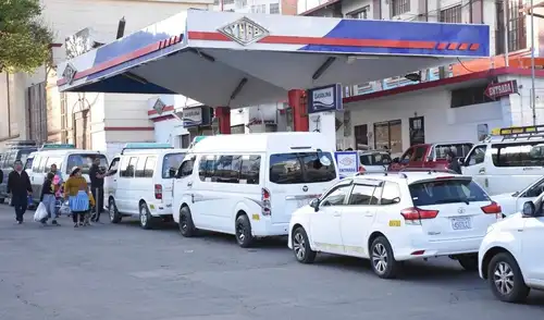 Bolivia complica su logística electoral por la escasez de combustible. Bolivia complica su logística electoral por la escasez de combustible.