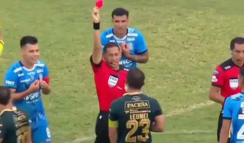 Blooming tuvo 4 expulsados, mientras que a Bolívar le echaron a 3 jugadores. Foto: captura de Fútbolcanal