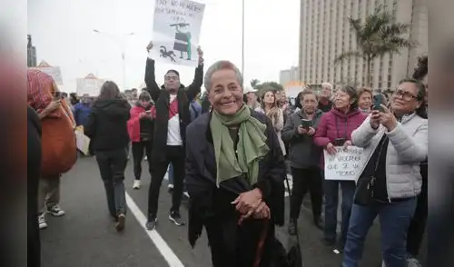 La cantante participó en la marcha del 15 de octubre. La cantante participó en la marcha del 15 de octubre.
