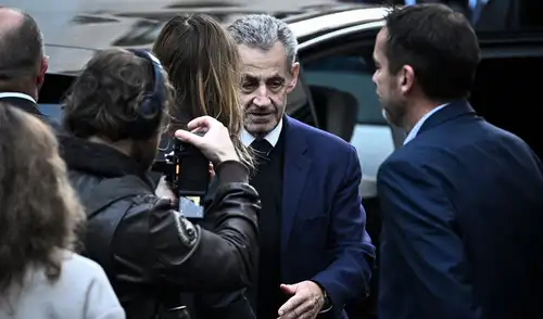 Antes de su ingreso a prisión, Nicolas Sarkozy se reunió con el presidente francés, Emmanuel Macron. Foto: AFP