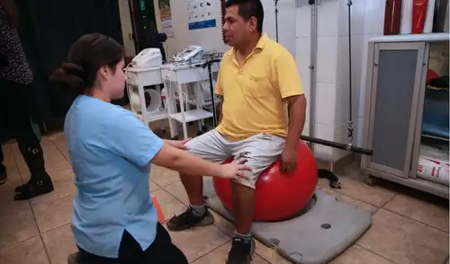 Tecnólogos en medicina permanece en el ranking de puestos con mayor demanda, según MTPE.