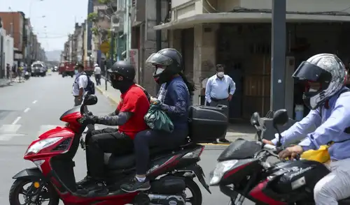 Prohiben circulación de dos personas en moto lineal en Lima y Callao durante estado de emergencia