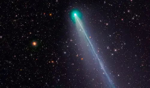 El cometa Lemmon fue observado en el Observatorio Dark Sky Alqueba, y emite una luz verde al acercarse a la Tierra. Foto: Miguel Claro / NatGeo El cometa Lemmon fue observado en el Observatorio Dark Sky Alqueba, y emite una luz verde al acercarse a la Tierra.