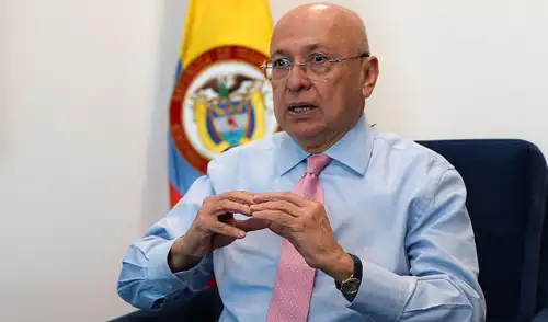 Montealegre calificó de 'criminal de guerra' y 'corrupto' a Álvaro Uribe. Montealegre calificó de 'criminal de guerra' y 'corrupto' a Álvaro Uribe. Foto: AFP