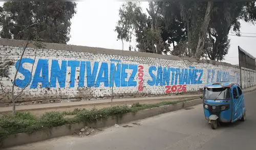Partidos políticos hacen pintas en inmuebles sin autorización de propietarios. Foto: Carlos Felix, La República Partidos políticos hacen pintas en inmuebles sin autorización de propietarios. Foto: Carlos Felix, La República