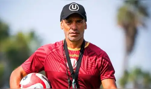 Fabián Bustos recuerda su paso por Universitario.