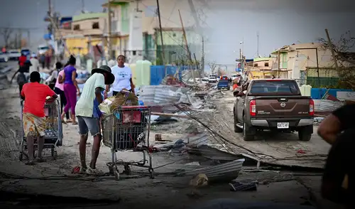 El huracán Melissa dejó al menos 30 muertos tras su paso por el Caribe.