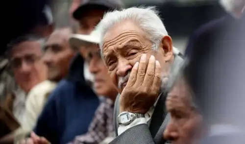 Maestros cesantes exigen aumento de pensiones. Foto: difusión