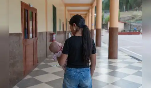 Cada año, 12 millones de niñas son forzadas a casarse antes de los 18 años. En Perú, más de 4,300 matrimonios con menores de edad se registraron entre 2012 y 2022, mostrando una realidad alarmante. Cada año, 12 millones de niñas son forzadas a casarse antes de los 18 años. En Perú, más de 4,300 matrimonios con menores de edad se registraron entre 2012 y 2022, mostrando una realidad alarmante.