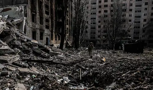 Rusia ataca aeródromos, depósitos de drones de largo alcance y frustra desembarco de grupo élite ucraniano