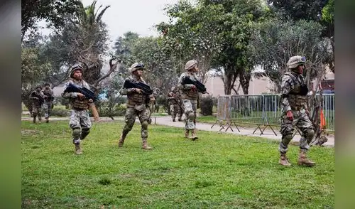 Fuerzas armadas realizan operativos en Ancón, Puente Piedra y Ventanilla. Fuerzas armadas realizan operativos en Ancón, Puente Piedra y Ventanilla.