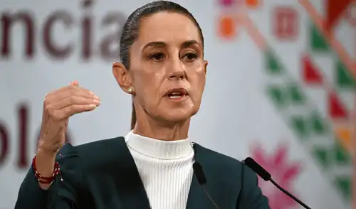 Exigen renuncia de la presidenta Claudia Sheinbaum tras muerte de Carlos Manzo.