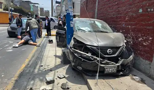 En un operativo en Santa Anita, Lima, la Policía Nacional detuvo a un presunto ladrón de casas en medio del estado de emergencia. Dos agentes resultaron heridos durante la intervención. En un operativo en Santa Anita, Lima, la Policía Nacional detuvo a un presunto ladrón de casas en medio del estado de emergencia. Dos agentes resultaron heridos durante la intervención.