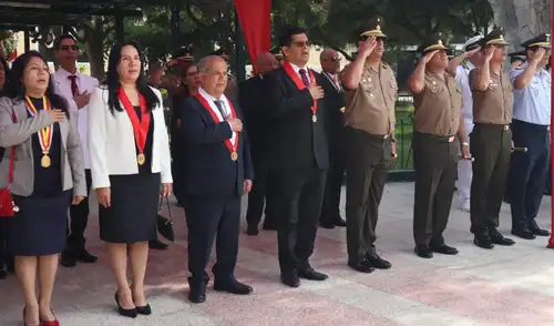 Más de 100 jueces y trabajadores judiciales participaron en el tradicional desfile. Fuente: Difusión.