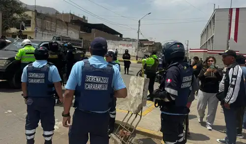 Efectivos de la Policía inciaron las dilegencias para determinar las causas del atentando con el personal de Carabayllo.