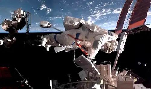 Los astronautas de la misión Shenzou-20 planeaban regresar tras una misión de seis meses. Foto: CCTV Los astronautas de la misión Shenzou-20 planeaban regresar tras una misión de seis meses.