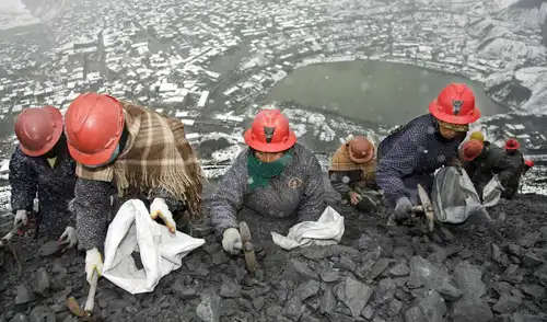 Se estima que más de 40 mil personas trabajan en La Rinconada. Foto: Liubomir Fernández - La República. Se estima que más de 40 mil personas trabajan en La Rinconada. Foto: Liubomir Fernández - La República.