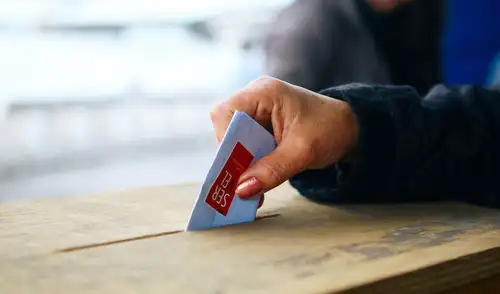 El Congreso aprobó la ley que restablece la multa por no votar en las elecciones 2025. Foto: Servel Qué pasa si no voto en las elecciones 2025 en Chile: multas, excusas válidas y plazos ante el Servel