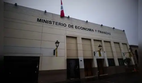 Ministerio de Economía aprobó decreto de urgencia que impone restricciones al gasto público en los ministerios y entidades.
