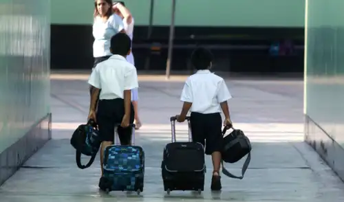 Escolares deberán entonar el Himno Nacional a partir de esta fecha en sus colegios.
