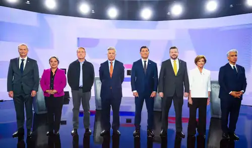Los ocho candidatos presidenciales participarán esta noche en el debate Anatel. Foto: ATON CHILE Los ocho candidatos presidenciales participarán esta noche en el debate Anatel.