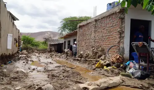 Alerta naranja por huaicos en nueve regiones del Perú