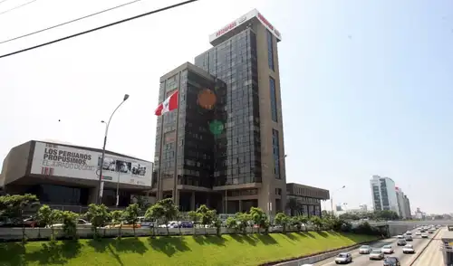 El edificio central de Petroperú no forma parte de los 55 inmuebles que se venderán. Foto: Andina Petroperú