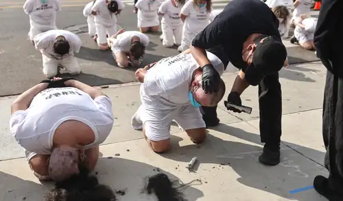 HRW denunció torturas a inmigrantes venezolanos en el CECOT de El Salvador. HRW denunció torturas a inmigrantes venezolanos en el CECOT de El Salvador.