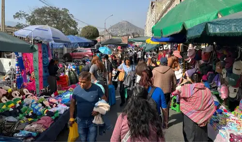 Los comerciantes ambulantes discrepan sobre el traslado al excentro penitenciario San Jorge. Foto: John Reyes / La República