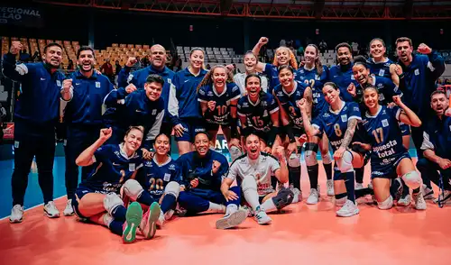 Alianza Lima clasificó al Mundial de Clubes tras lograr el subcampeonato del Sudamericano de Vóley. Foto: Alianza Lima Vóley Grupo de Alianza Lima en el Mundial de Clubes 2025