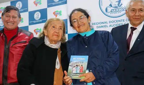 Una mujer mayor de 89 años publicó un libro titulado ‘Mis vivencias, 27 años en el hospital DAC’, en el que relata sus experiencias en el Hospital Alcides Carrión de Huancayo. Una mujer mayor de 89 años publicó un libro titulado ‘Mis vivencias, 27 años en el hospital DAC’, en el que relata sus experiencias en el Hospital Alcides Carrión de Huancayo.