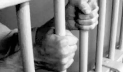 Durante la intervención en su vivienda, la policía encontró celulares ocultos con material pornográfico. Fuente: Difusión. Durante la intervención en su vivienda, la policía encontró celulares ocultos con material pornográfico. Fuente: Difusión.