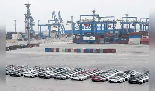 El Megapuerto de Chancay busca elevar su capacidad de 1 millón a 1,5 millones de TEU, en un plan que proyecta llegar a 9 millones y 15 muelles en el futuro. El Megapuerto de Chancay busca elevar su capacidad de 1 millón a 1,5 millones de TEU, en un plan que proyecta llegar a 9 millones y 15 muelles en el futuro.