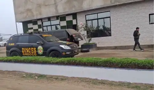 Empresario denuncia a PNP por robo de medio millón de soles durante intervención a su domicilio en Huacho. Empresario denuncia a PNP por robo de medio millón de soles durante intervención a su domicilio en Huacho.