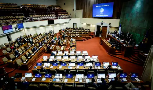 El nuevo Congreso, electo para el periodo 2026-2030, presenta un escenario diverso, donde el partido de Franco Parisi aportó 14 nuevos diputados. El nuevo Congreso, electo para el periodo 2026-2030, presenta un escenario diverso, donde el partido de Franco Parisi aportó 14 nuevos diputados.