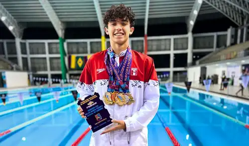 Carlos Díaz Lecca, un nadador piurano de 15 años, ha destacado en los Juegos Escolares Deportivos 2025, acumulando siete récords nacionales y brillando en la Copa Pacífico 2025.