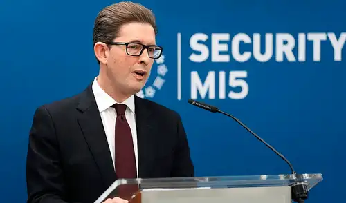 Reino Unido investiga espionaje por parte de figuras chinas.