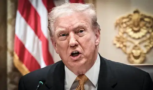 Donald Trump firmó una ley el 19 de noviembre para divulgar más de 50.000 páginas de documentos sobre Jeffrey Epstein. Foto: AFP Donald Trump firma ley "para divulgar los archivos de Epstein" tras fuerte presión de demócratas y republicanos