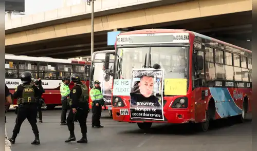 Extorsionadores siguen más dinero a transportistas por festividades de fin de año. Foto: Carlos Félix/ La República. Extorsionadores siguen más dinero a transportistas por festividades de fin de año. Foto: Carlos Félix/ La República.