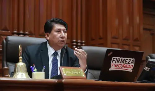 Moción de censura contra Waldemar Cerrón no prosperó en el Pleno del Congreso. Foto: difusión https://larepublica.pe/politica/2025/11/20/presentan-mocion-de-censura-contra-waldemar-cerron-por-permitir-participacion-de-abogado-en-caso-betssy-chavez-hnews-982020