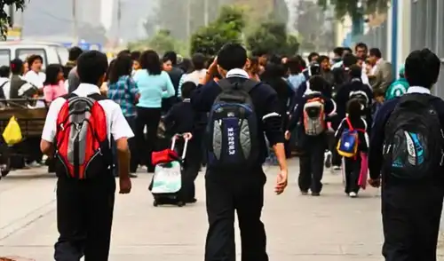 El 25 de noviembre, día no laborable en Moquegua, suspenderá clases solo en instituciones públicas, según el Decreto Supremo 093-85-PCM. El 25 de noviembre, día no laborable en Moquegua, suspenderá clases solo en instituciones públicas, según el Decreto Supremo 093-85-PCM.