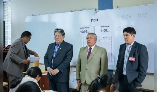 El rector Emilio Ramírez defendió la transparencia del proceso, asegurando que no se anulará el examen y que la lista de 482 ingresantes se mantiene sin cambios.