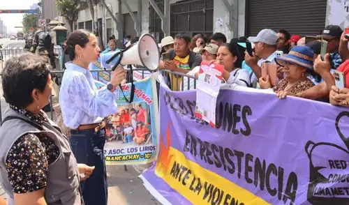 Representantes de las ollas comunes de Lima tuvieron un diálogo con la congresista Bazán para elevar su propuesta de aumento de presupuesto al debate parlamentario. Foto: difusión Representantes de las ollas comunes de Lima tuvieron un diálogo con la congresista Bazán para elevar su propuesta de aumento de presupuesto al debate parlamentario. Foto: difusión