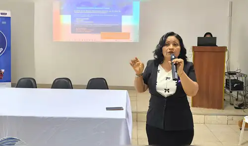 Un 62.8 % de las mujeres entrevistadas llevan a cabo a la par las labores domésticas y sostienen un emprendimiento. Foto: Almendra Ruesta, La República