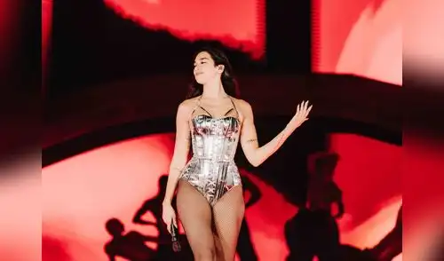 Dua Lipa en su primer concierto en Lima. Dua Lipa en su primer concierto en Lima.