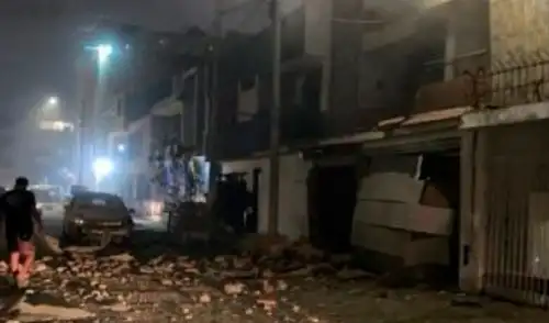 Los tres individuos enfrentan cargos por banda criminal y extorsión. Fuente: Difusión.