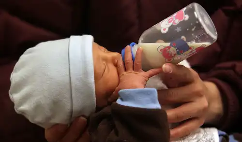 La OMS anima a cada país a adaptar estas recomendaciones a sus contextos locales para combatir la infertilidad. Foto: AFP