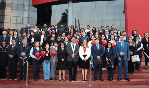 Se reconoció a doce trabajadores por su dedicación y resaltó la importancia de la empatía en el servicio. Fuente: Difusión. Se reconoció a doce trabajadores por su dedicación y resaltó la importancia de la empatía en el servicio. Fuente: Difusión.