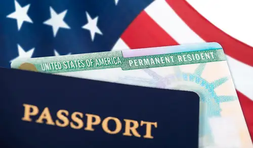 Estados Unidos dispuso revisar las Green Cards de países considerados de alto riesgo.