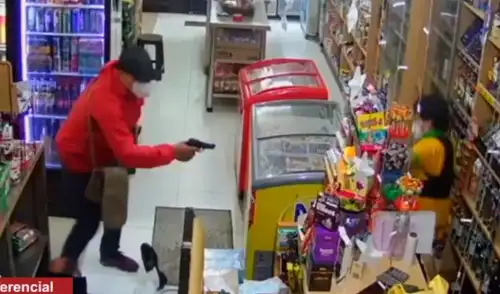 Las magistradas también impusieron una reparación civil de 1,700 soles a la trabajadora y al dueño del minimarket, tras calificar el asalto como robo agravado.